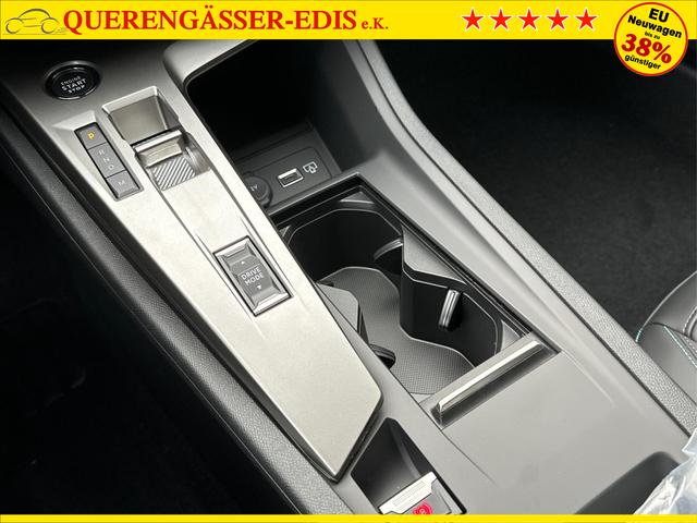 Peugeot / 308 / Schwarz / / / SHZ+KAMERA+NAVI+KEYLESS+ACC+17 LM