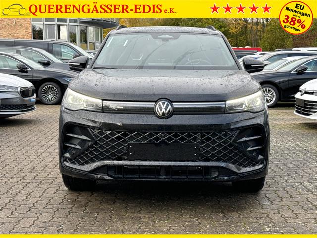 Volkswagen / Tiguan / Schwarz / / / PANO+HD MATRIX+AHK+NAVI+BLACK STYLE+20 LM+ACC