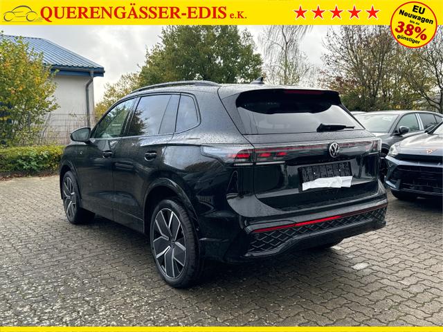 Volkswagen / Tiguan / Schwarz / / / PANO+HD MATRIX+AHK+NAVI+BLACK STYLE+20 LM+ACC