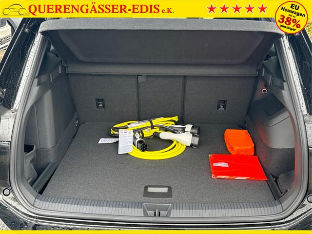 Volkswagen / Tiguan / Schwarz / / / PANO+HD MATRIX+AHK+NAVI+BLACK STYLE+20 LM+ACC