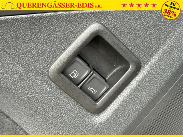 Volkswagen / Tiguan / Schwarz / / / PANO+HD MATRIX+AHK+NAVI+BLACK STYLE+20 LM+ACC