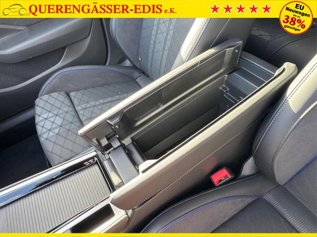 Volkswagen / Passat Variant / Grau / / / 4WD+DSG+AHK+NAVI+HEAD-UP+MATRIX+ACC+BLACK