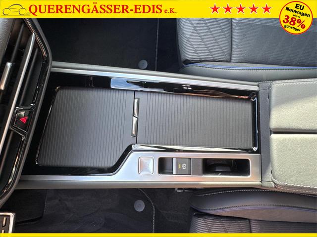 Volkswagen / Passat Variant / Grau / / / 4WD+DSG+AHK+NAVI+HEAD-UP+MATRIX+ACC+BLACK