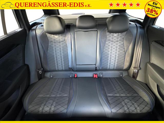 Volkswagen / Passat Variant / Grau / / / 4WD+DSG+AHK+NAVI+HEAD-UP+MATRIX+ACC+BLACK