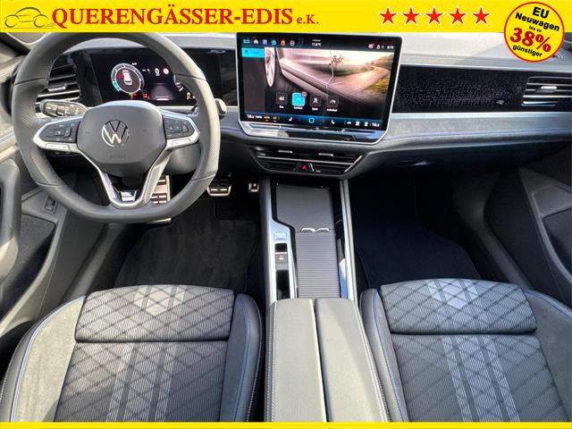 Volkswagen / Passat Variant / Grau / / / 4WD+DSG+AHK+NAVI+HEAD-UP+MATRIX+ACC+BLACK