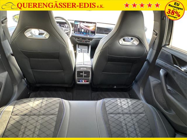 Volkswagen / Passat Variant / Grau / / / 4WD+DSG+AHK+NAVI+HEAD-UP+MATRIX+ACC+BLACK