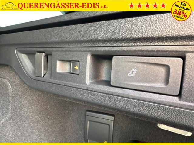 Volkswagen / Passat Variant / Grau / / / 4WD+DSG+AHK+NAVI+HEAD-UP+MATRIX+ACC+BLACK