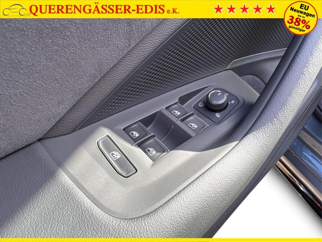 Volkswagen / Passat Variant / Grau / / / 4WD+DSG+AHK+NAVI+HEAD-UP+MATRIX+ACC+BLACK