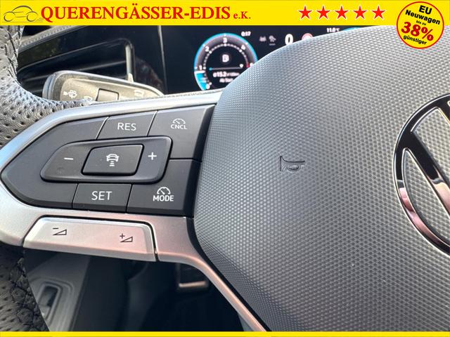 Volkswagen / Passat Variant / Grau / / / 4WD+DSG+AHK+NAVI+HEAD-UP+MATRIX+ACC+BLACK