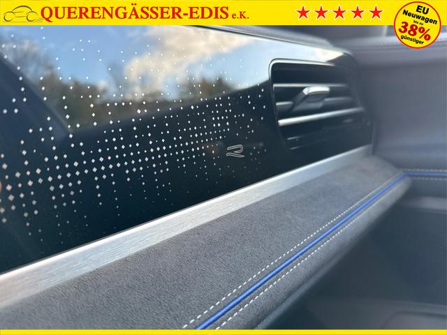 Volkswagen / Passat Variant / Grau / / / 4WD+DSG+AHK+NAVI+HEAD-UP+MATRIX+ACC+BLACK