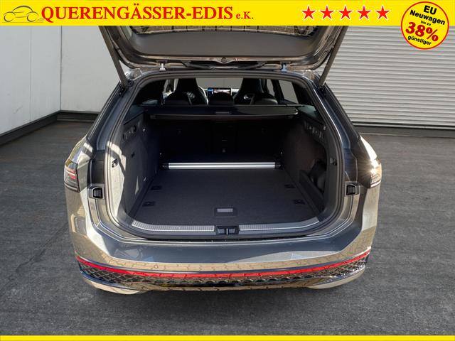 Volkswagen / Passat Variant / Grau / / / 4WD+DSG+AHK+NAVI+HEAD-UP+MATRIX+ACC+BLACK