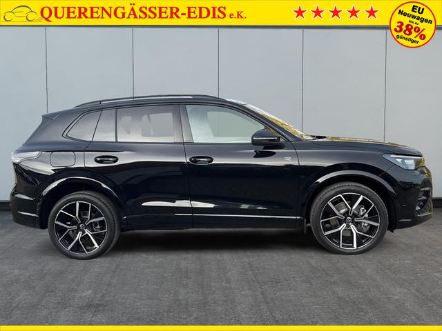 Volkswagen / Tiguan / Schwarz / / / 4x4 AHK+PANO+STANDHZG+20 ALU+eHK