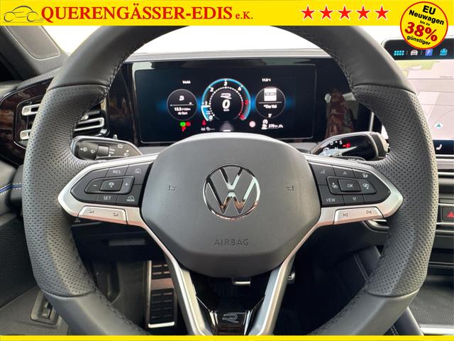 Volkswagen / Tiguan / Schwarz / / / 4x4 AHK+PANO+STANDHZG+20 ALU+eHK