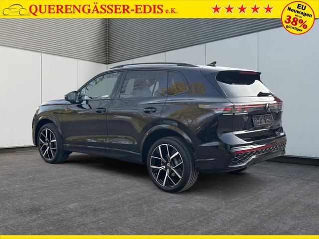 Volkswagen / Tiguan / Schwarz / / / 4x4 AHK+PANO+STANDHZG+20 ALU+eHK