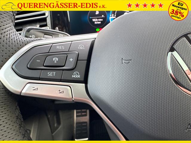 Volkswagen / Tiguan / Schwarz / / / 4x4 AHK+PANO+STANDHZG+20 ALU+eHK