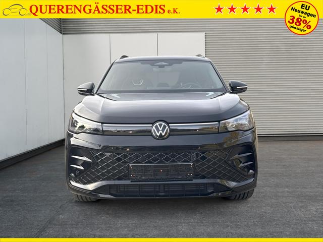 Volkswagen / Tiguan / Schwarz / / / 4x4 AHK+PANO+STANDHZG+20 ALU+eHK