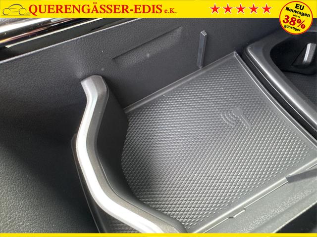 Volkswagen / Tiguan / Schwarz / / / 4x4 AHK+PANO+STANDHZG+20 ALU+eHK