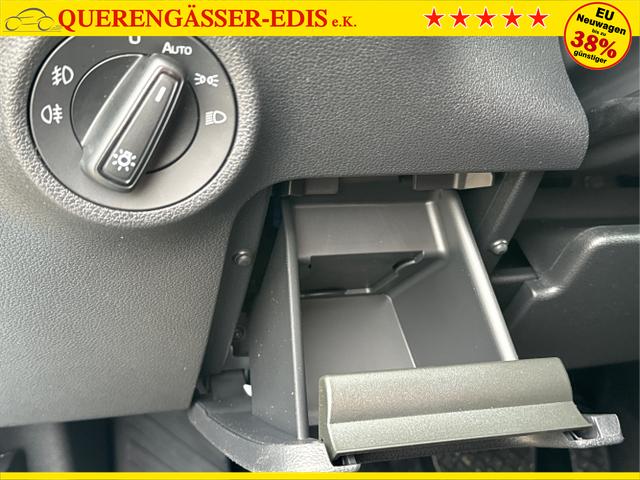 Skoda / Karoq / Schwarz / / / AHK+KAMERA+EL. HECKKL.+SHZ+ACC+KESSY+18''ALU