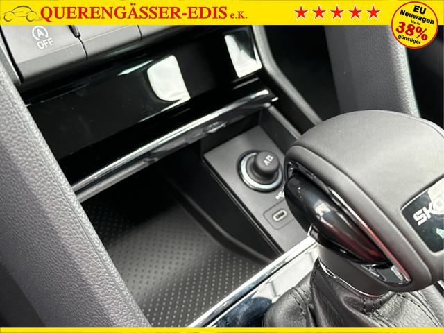 Skoda / Karoq / Schwarz / / / AHK+KAMERA+EL. HECKKL.+SHZ+ACC+KESSY+18''ALU