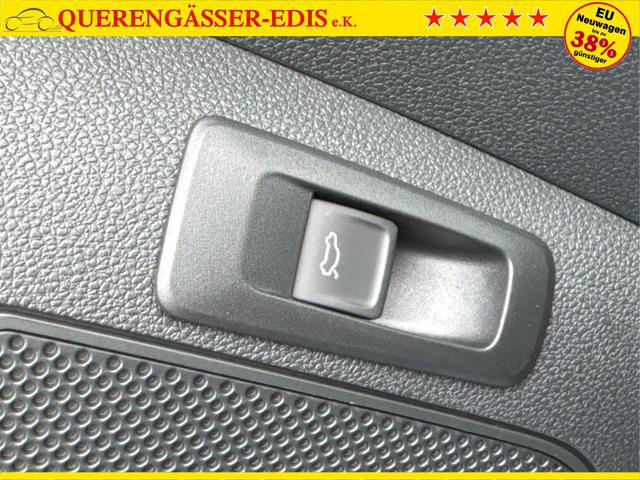 Skoda / Karoq / Schwarz / / / AHK+KAMERA+EL. HECKKL.+SHZ+ACC+KESSY+18''ALU