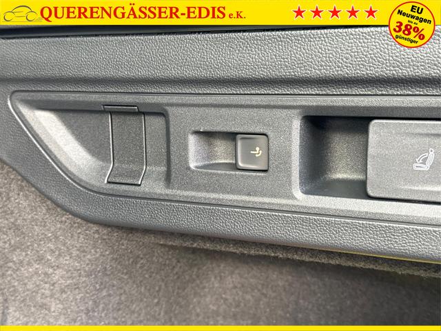Volkswagen / Passat Variant / Silber / / / DSG+AHK+PANO+NAVI+ACC+KAMERA+LED+MASSAGE