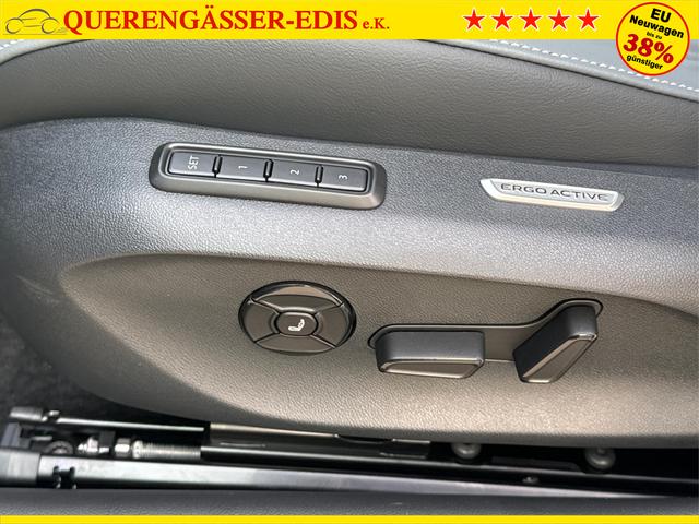 Volkswagen / Passat Variant / Silber / / / DSG+AHK+PANO+NAVI+ACC+KAMERA+LED+MASSAGE