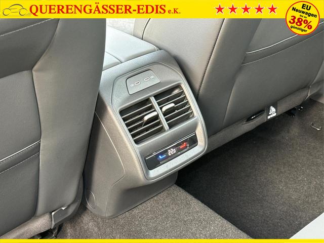 Volkswagen / Passat Variant / Silber / / / DSG+AHK+PANO+NAVI+ACC+KAMERA+LED+MASSAGE