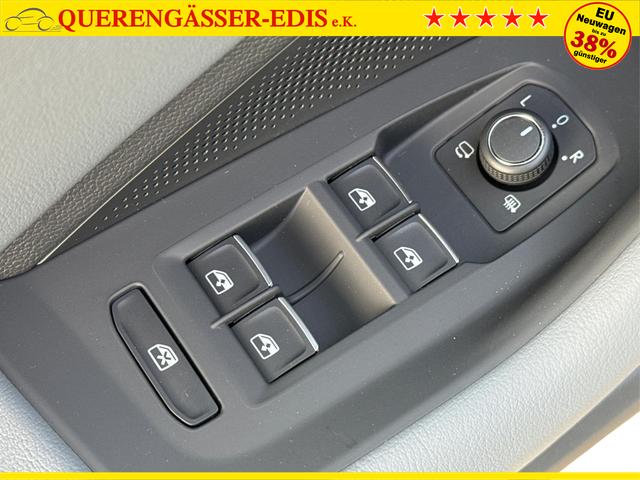 Volkswagen / Passat Variant / Silber / / / DSG+AHK+PANO+NAVI+ACC+KAMERA+LED+MASSAGE