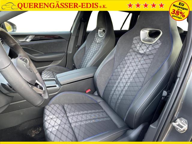 Volkswagen / Passat Variant / Grau / / / AHK+PANO+NAVI+Head-UP+Matrix-LED+ACC