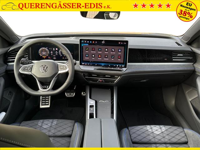 Volkswagen / Passat Variant / Grau / / / AHK+PANO+NAVI+Head-UP+Matrix-LED+ACC