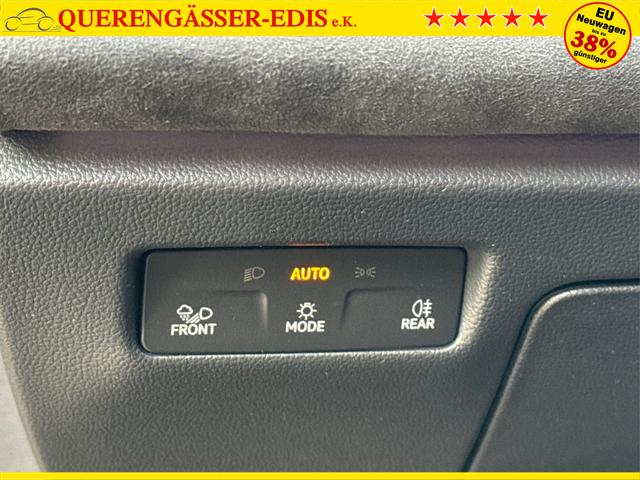 Volkswagen / Passat Variant / Grau / / / AHK+PANO+NAVI+Head-UP+Matrix-LED+ACC