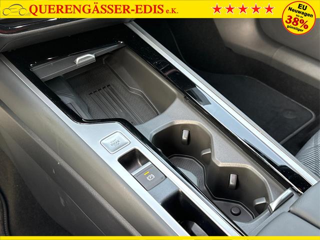 Volkswagen / Passat Variant / Grau / / / AHK+PANO+NAVI+Head-UP+Matrix-LED+ACC