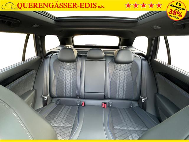 Volkswagen / Passat Variant / Grau / / / AHK+PANO+NAVI+Head-UP+Matrix-LED+ACC