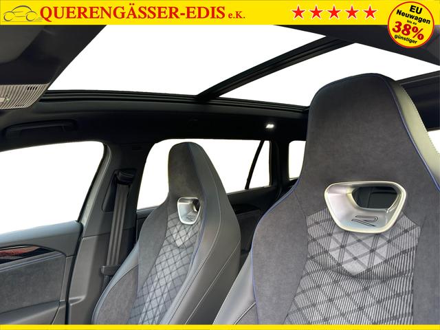 Volkswagen / Passat Variant / Grau / / / AHK+PANO+NAVI+Head-UP+Matrix-LED+ACC