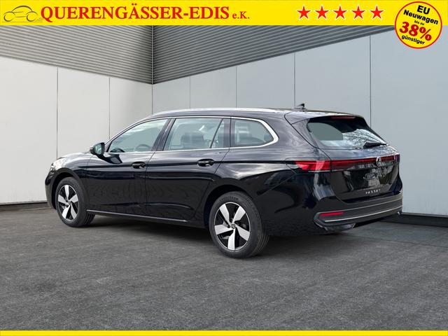 Volkswagen / Passat Variant / Schwarz / / / DSG+AHK+MASSAGE+NAVI+ACC+KAMERA+LED+17 ALU