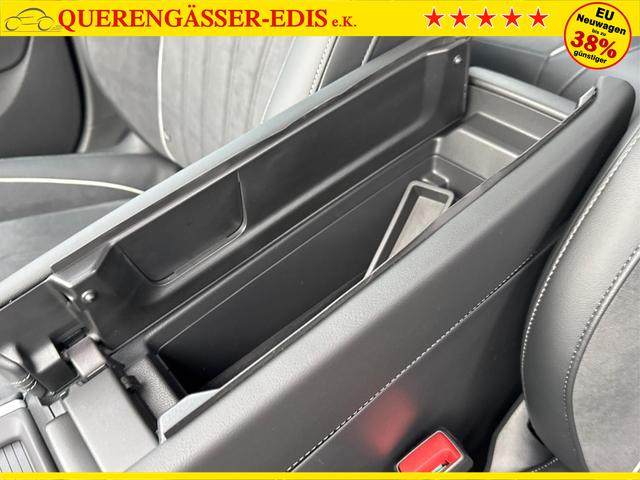 Volkswagen / Passat Variant / Schwarz / / / DSG+AHK+MASSAGE+NAVI+ACC+KAMERA+LED+17 ALU