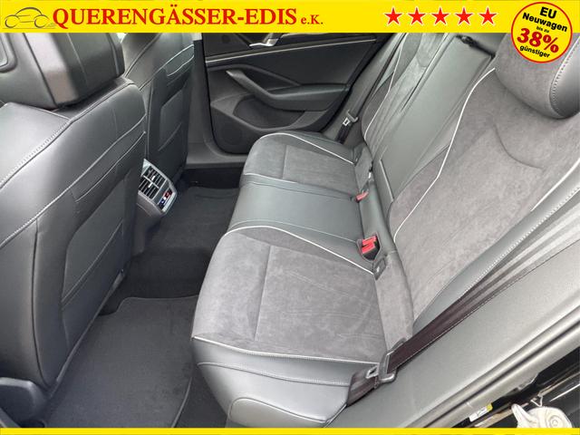 Volkswagen / Passat Variant / Schwarz / / / DSG+AHK+MASSAGE+NAVI+ACC+KAMERA+LED+17 ALU