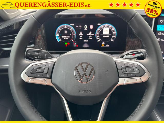 Volkswagen / Passat Variant / Schwarz / / / DSG+AHK+MASSAGE+NAVI+ACC+KAMERA+LED+17 ALU