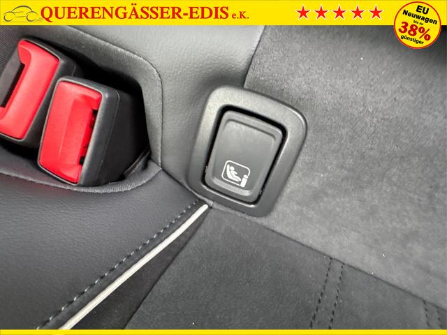 Volkswagen / Passat Variant / Schwarz / / / DSG+AHK+MASSAGE+NAVI+ACC+KAMERA+LED+17 ALU