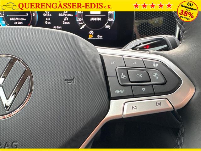 Volkswagen / Passat Variant / Schwarz / / / DSG+AHK+MASSAGE+NAVI+ACC+KAMERA+LED+17 ALU