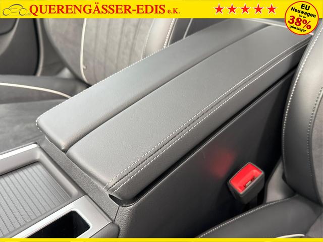 Volkswagen / Passat Variant / Schwarz / / / DSG+AHK+MASSAGE+NAVI+ACC+KAMERA+LED+17 ALU