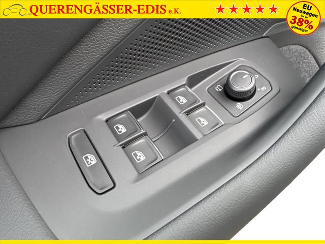Volkswagen / Passat Variant / Grau / / / DSG+AHK+MASSAGE+NAVI+ACC+KAMERA+LED+17 ALU