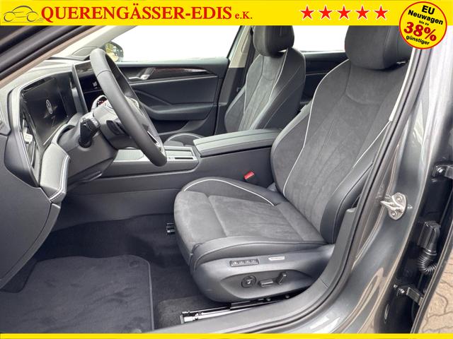 Volkswagen / Passat Variant / Grau / / / DSG+AHK+MASSAGE+NAVI+ACC+KAMERA+LED+17 ALU