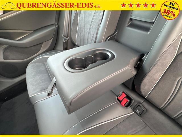 Volkswagen / Passat Variant / Silber / / / DSG+AHK+MASSAGE+NAVI+ACC+KAMERA+LED+17 ALU