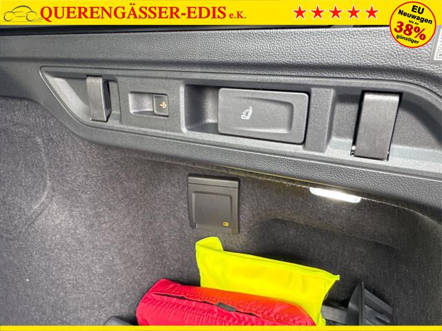 Volkswagen / Passat Variant / Silber / / / DSG+AHK+MASSAGE+NAVI+ACC+KAMERA+LED+17 ALU