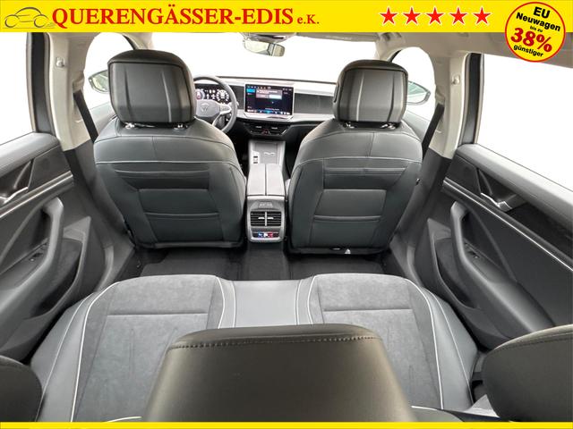 Volkswagen / Passat Variant / Grau / / / DSG+AHK+MASSAGE+NAVI+ACC+KAMERA+LED+17 ALU