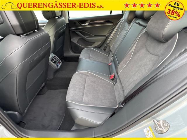 Volkswagen / Passat Variant / Silber / / / DSG+AHK+MASSAGE+NAVI+ACC+KAMERA+LED+17 ALU