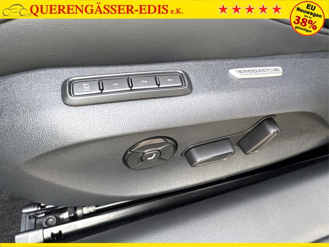 Volkswagen / Passat Variant / Silber / / / DSG+AHK+MASSAGE+NAVI+ACC+KAMERA+LED+17 ALU