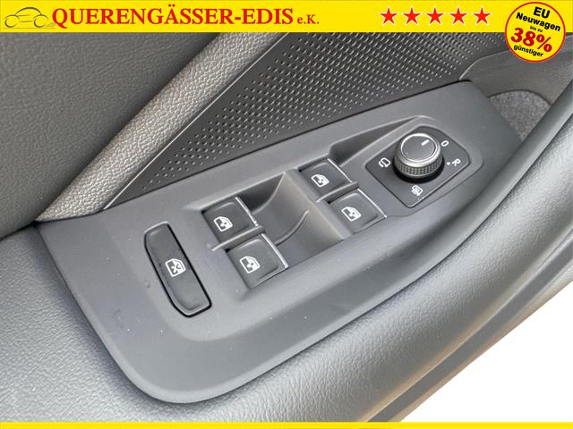 Volkswagen / Passat Variant / Silber / / / DSG+AHK+MASSAGE+NAVI+ACC+KAMERA+LED+17 ALU