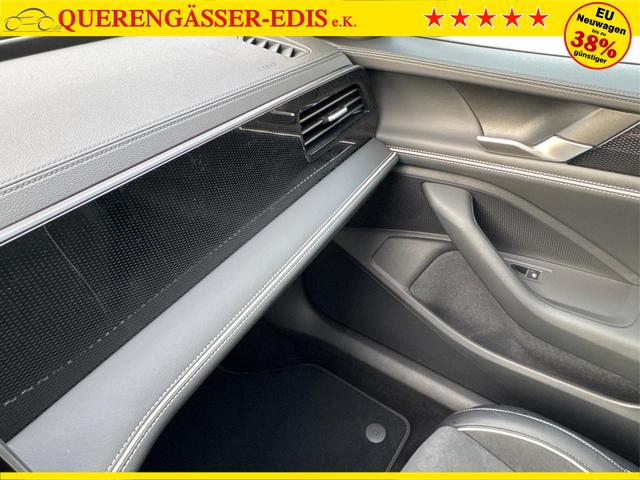 Volkswagen / Passat Variant / Silber / / / DSG+AHK+MASSAGE+NAVI+ACC+KAMERA+LED+17 ALU